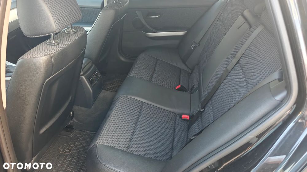 BMW Seria 3 318i Edition Sport - 23