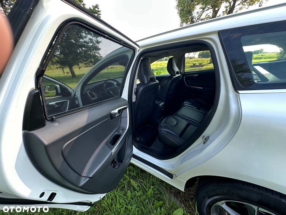 Volvo XC 60 D3 Drive-E Ocean Race - 17