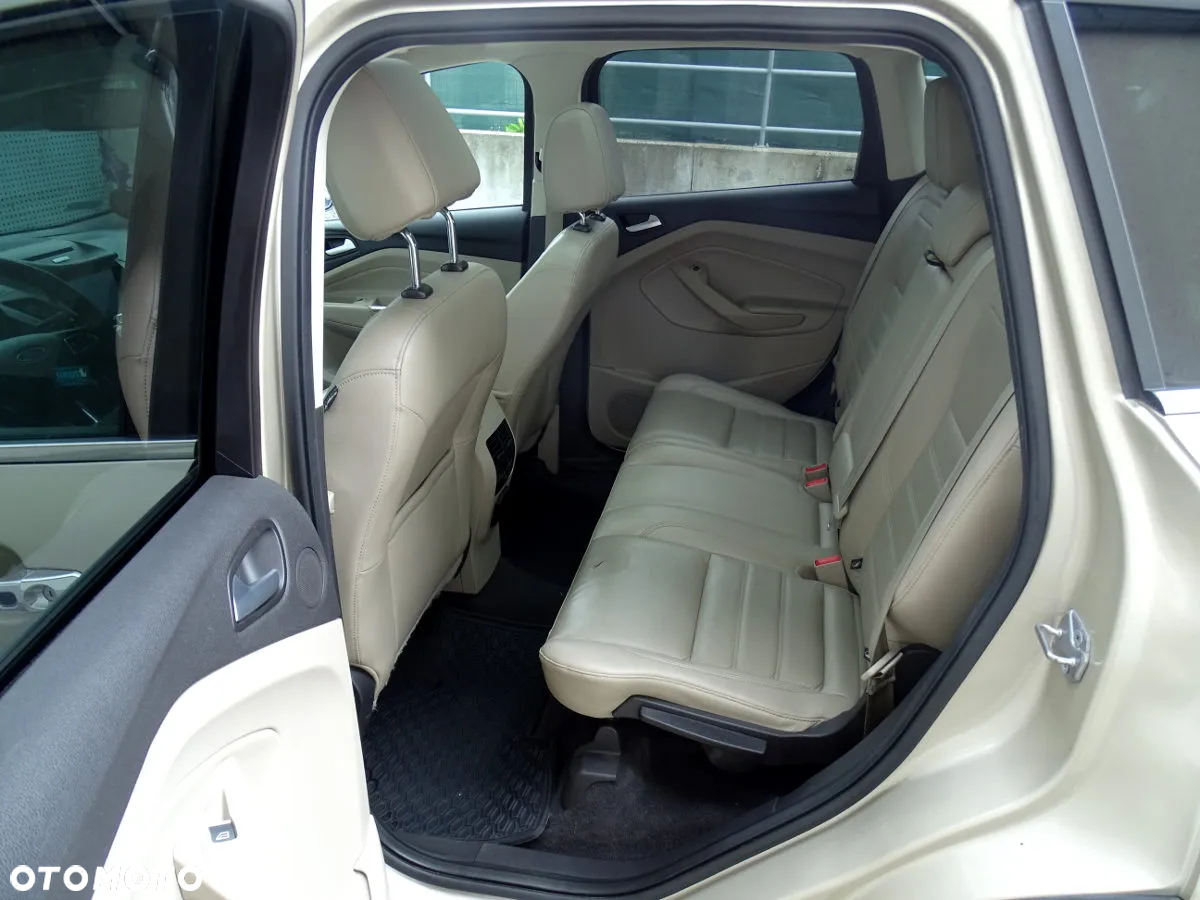 Ford Escape 2.0 EcoBoost AWD Titanium - 12