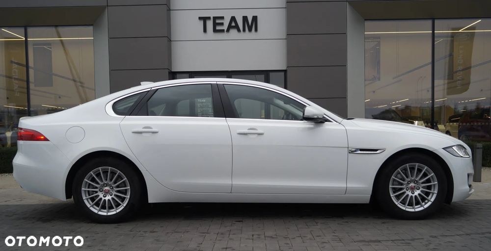Jaguar XF 2.0 i4D AWD Prestige - 8