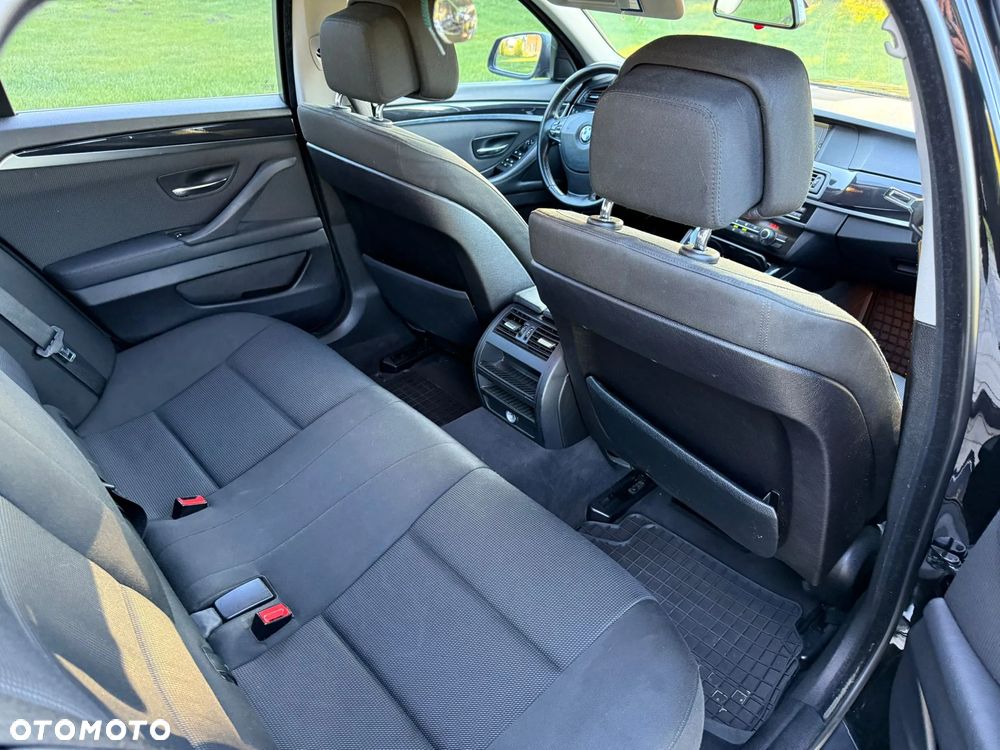 BMW Seria 5 520d Touring - 12