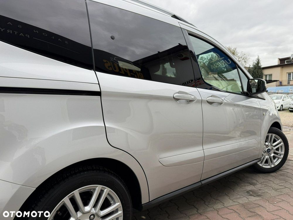 Ford Tourneo Courier 1.0 EcoBoost S&S Titanium - 38