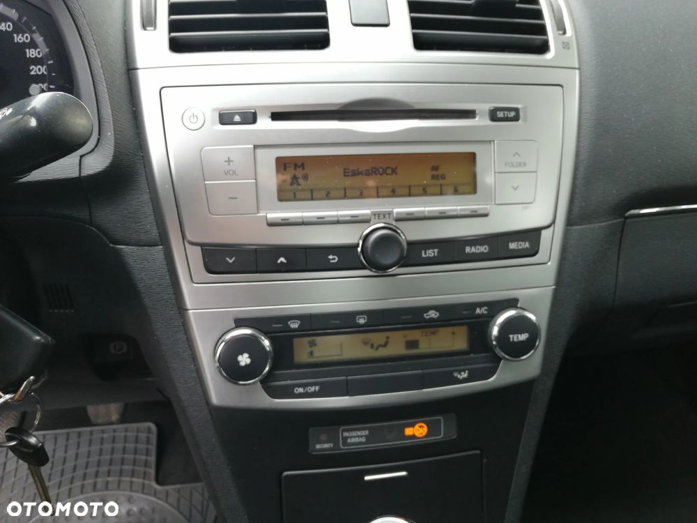 Toyota Avensis 2.0 D-4D Active - 11