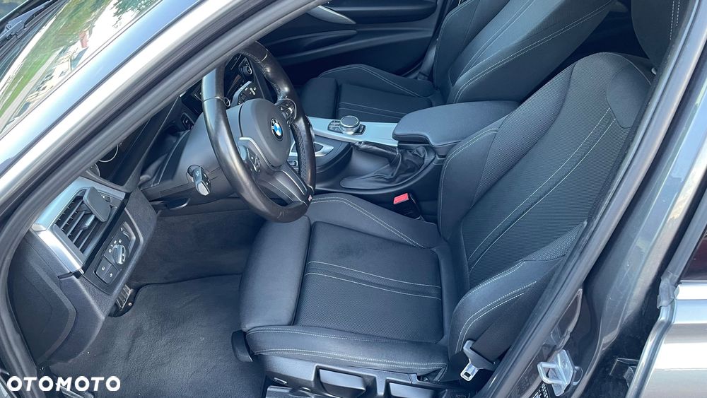 BMW Seria 3 320d Sport Line - 26