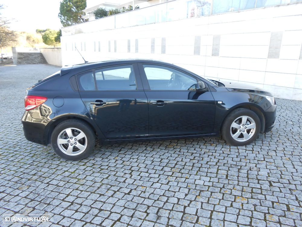 Chevrolet Cruze 1.6 LT - 6
