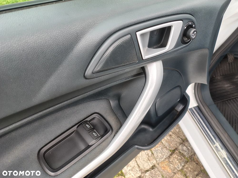 Ford Fiesta - 13
