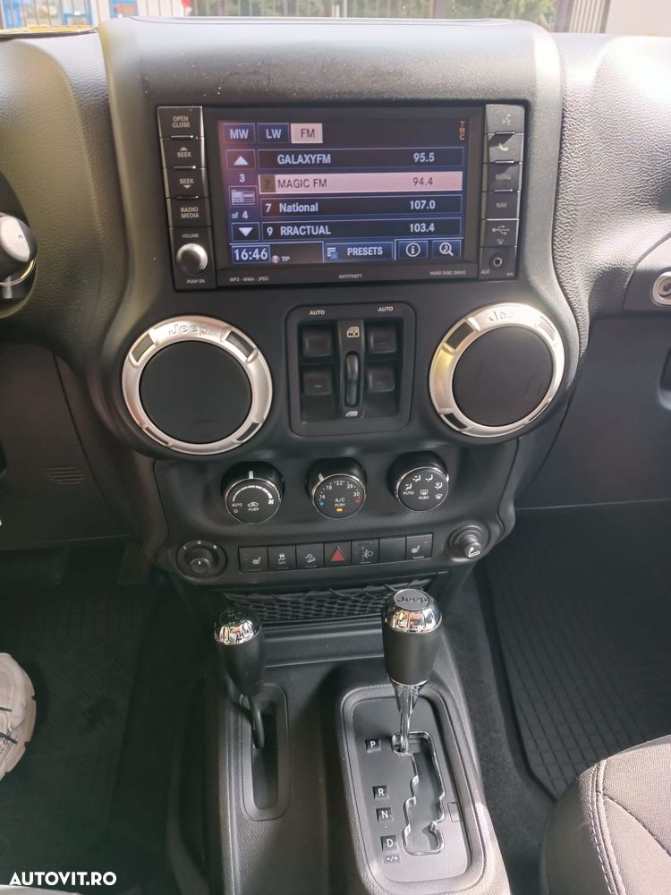 Jeep Wrangler - 9