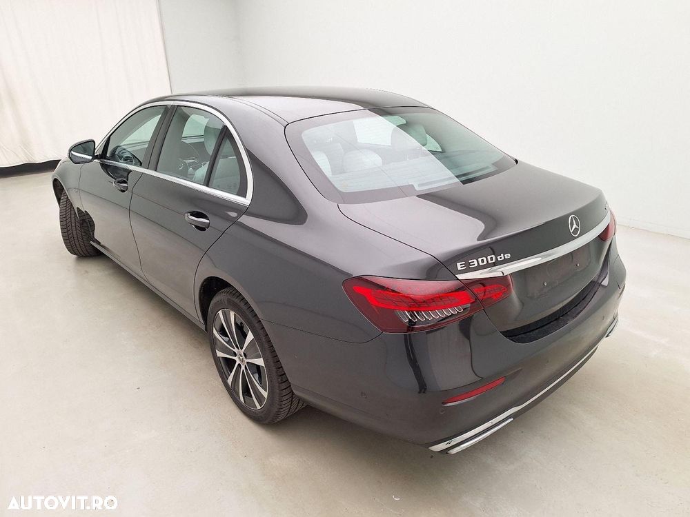 Mercedes-Benz E 300 4MATIC 9G-TRONIC - 12