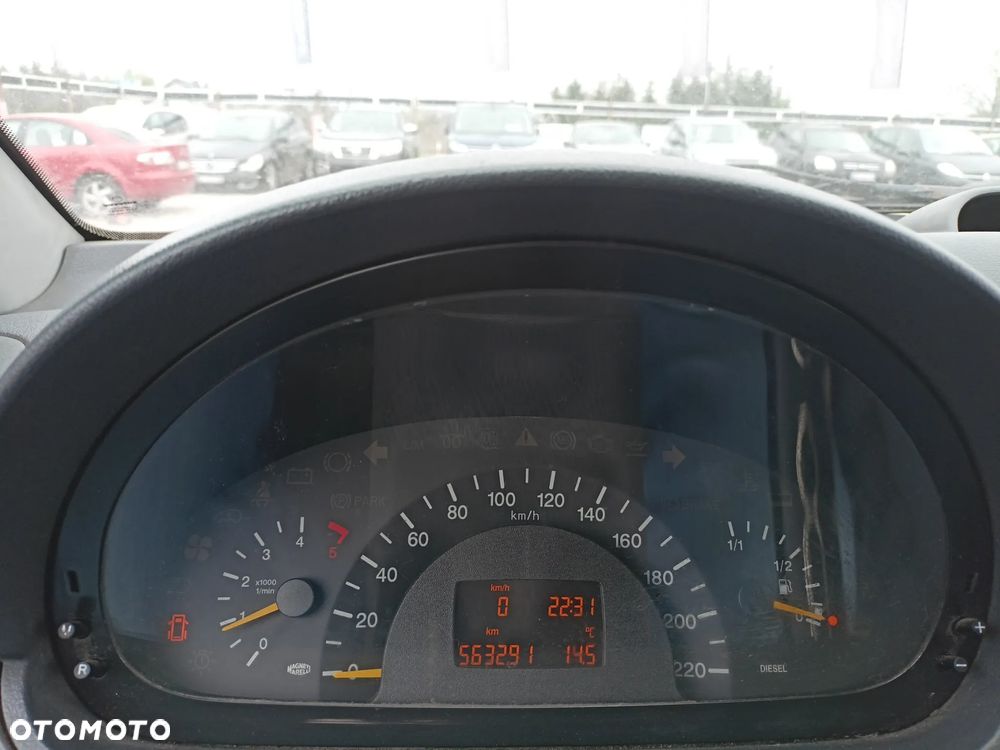 Mercedes-Benz Vito - 13