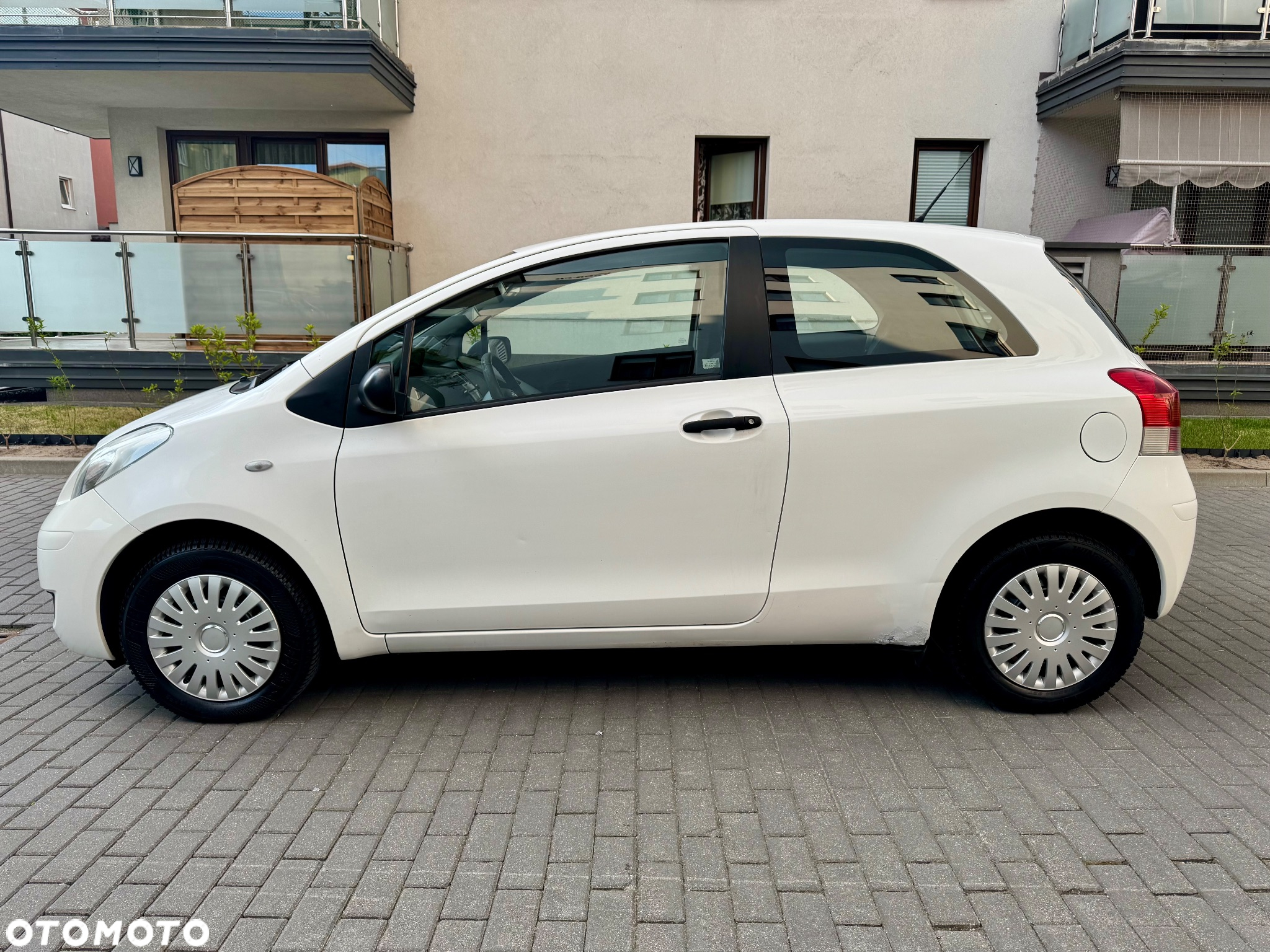 Toyota Yaris 1.0 Entry - 10