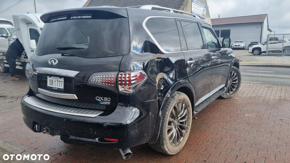 Infiniti QX80 - 6