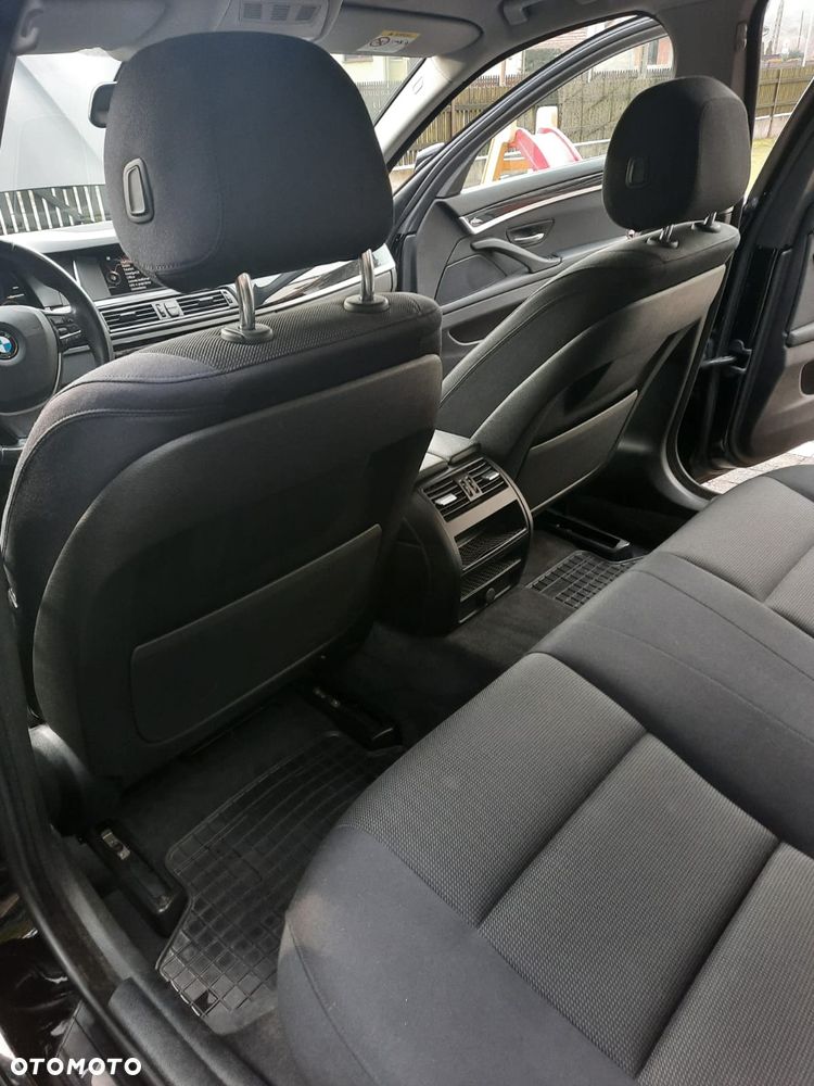 BMW Seria 5 518d - 25
