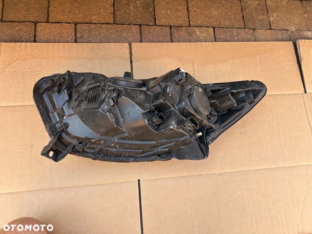 Renault Captur I lampa prawy przód europa 260102734R uszkodzona - 8