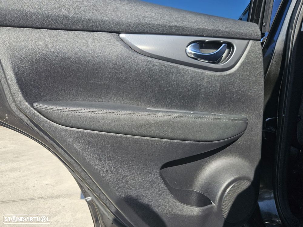 Nissan Qashqai 1.3 DIG-T N-Connecta LED+SKY - 48