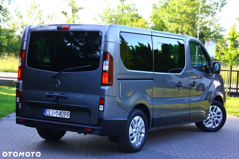 Renault Trafic 2.0 dCi - 9