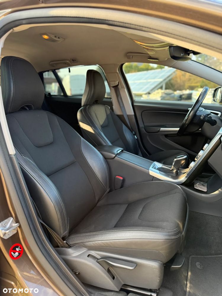 Volvo V60 Cross Country D4 Drive-E Momentum - 10