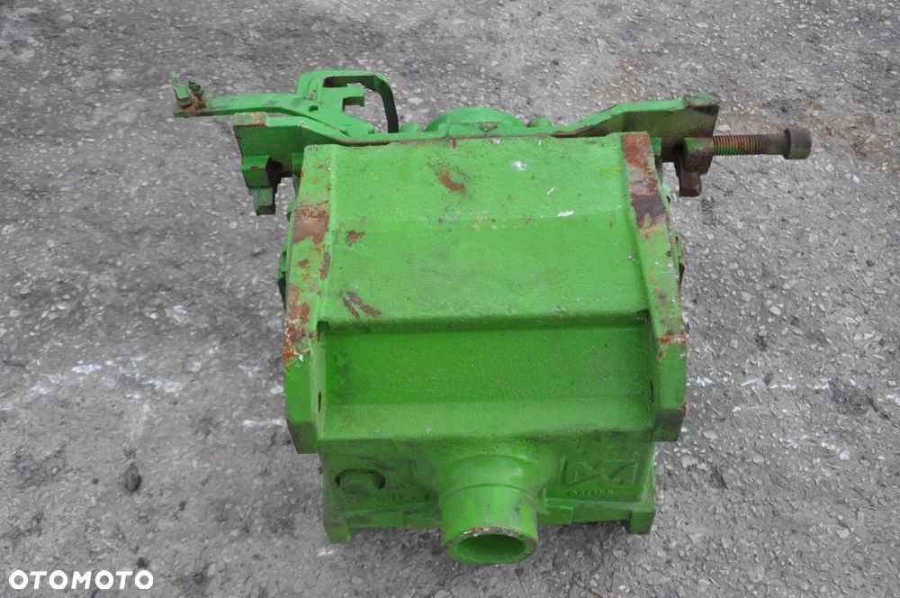 OBUDOWA MOSTU DYFERENCJAŁU TYŁ MERLO NR 042440/ 024849 - 4