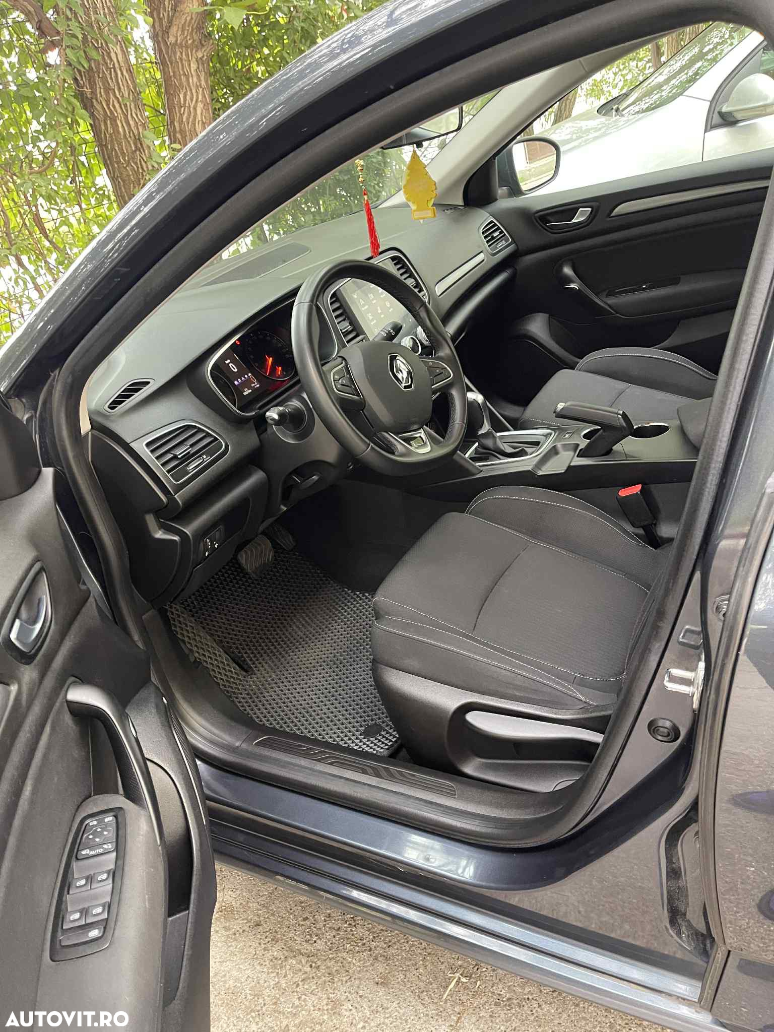 Renault Megane Blue dCi 116 EDC Intens - 11