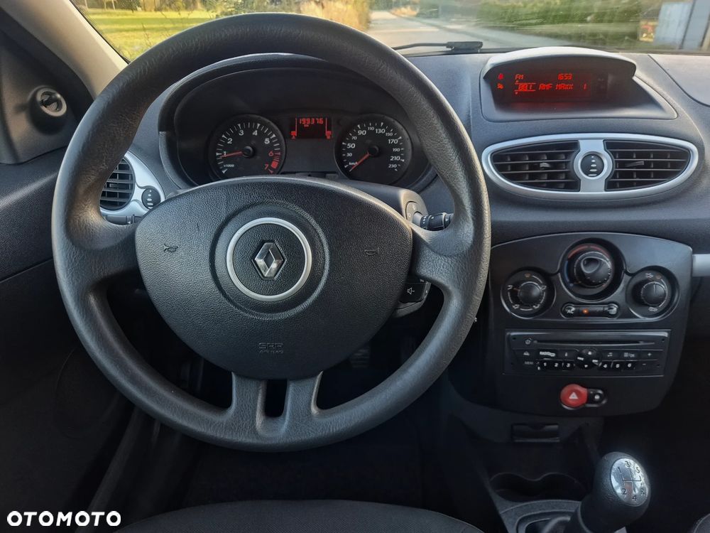 Renault Clio 1.2 16V Expression - 22