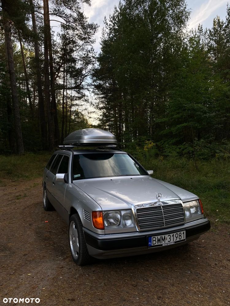 Mercedes-Benz Klasa E 300 TD Turbo 4Matic - 1