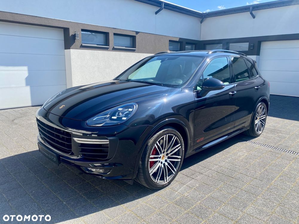 Porsche Cayenne GTS - 4