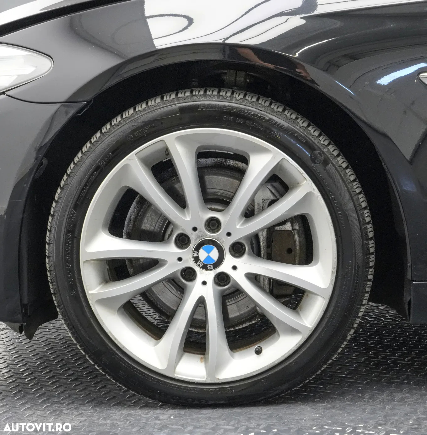 BMW Seria 5 525d xDrive Touring - 27
