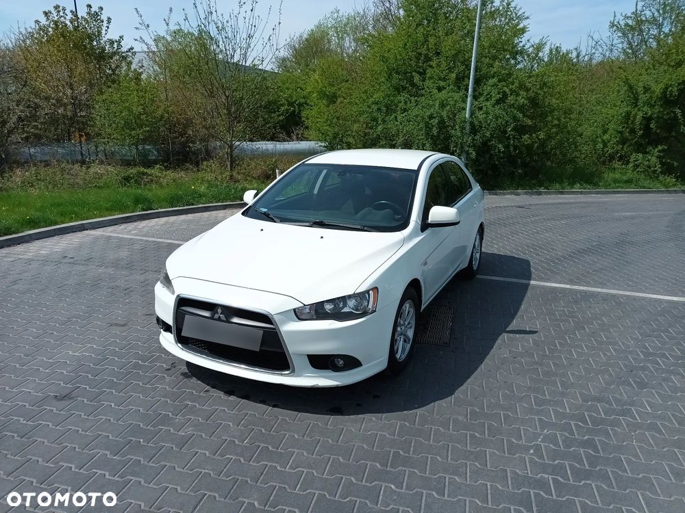 Mitsubishi Lancer 1.6 Invite - 1