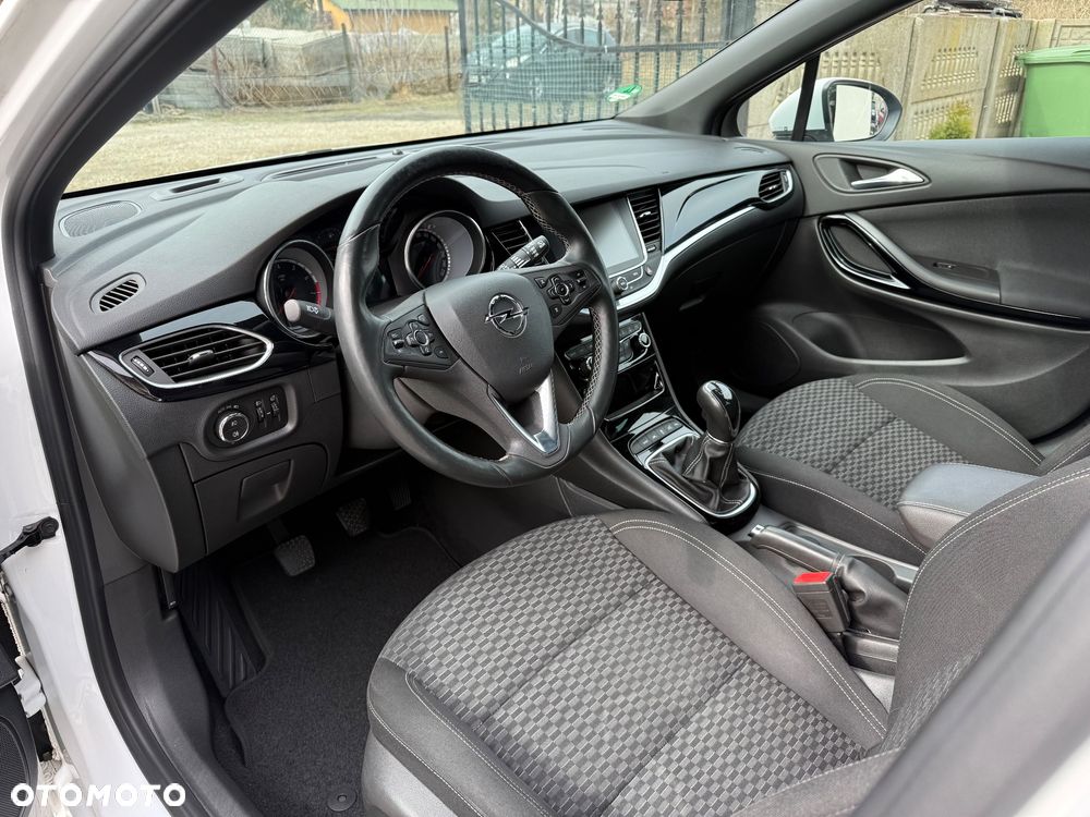 Opel Astra 1.4 Turbo Innovation - 11