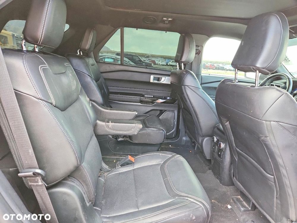 Ford Explorer - 11