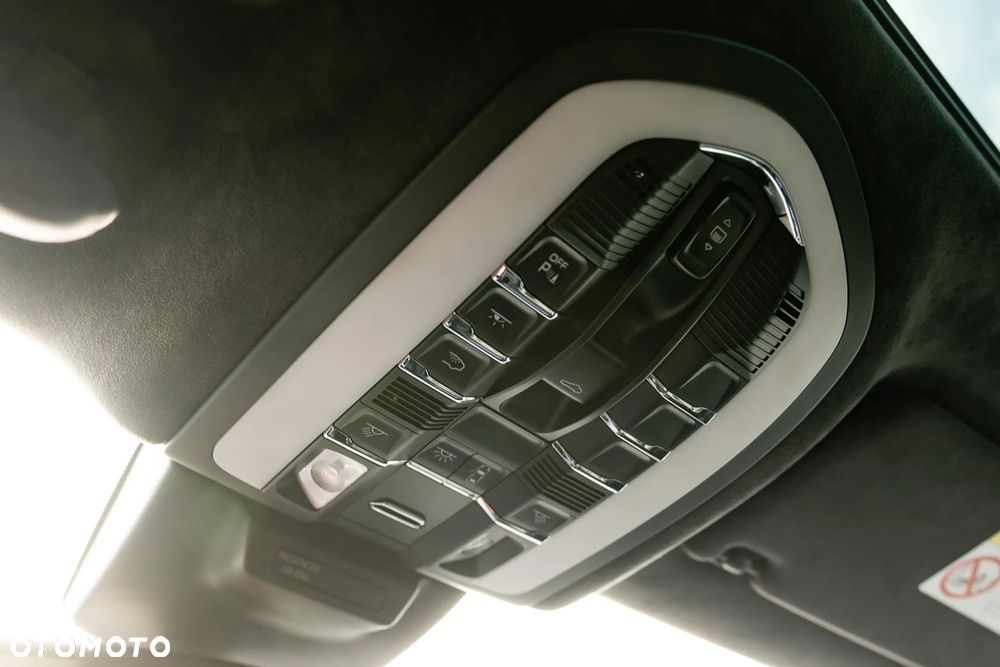 Porsche Macan Turbo PDK - 20