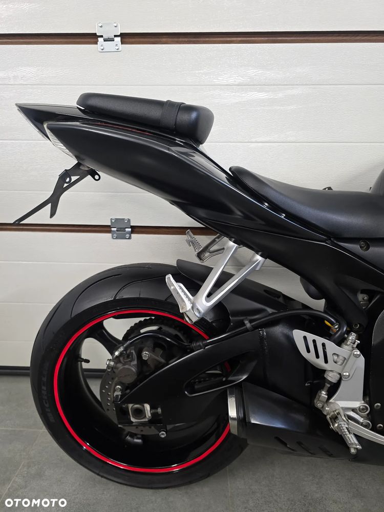 Suzuki GSX-R - 7