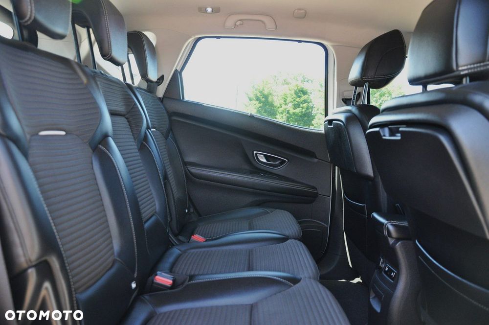 Renault Scenic ENERGY dCi 110 EXPERIENCE - 17