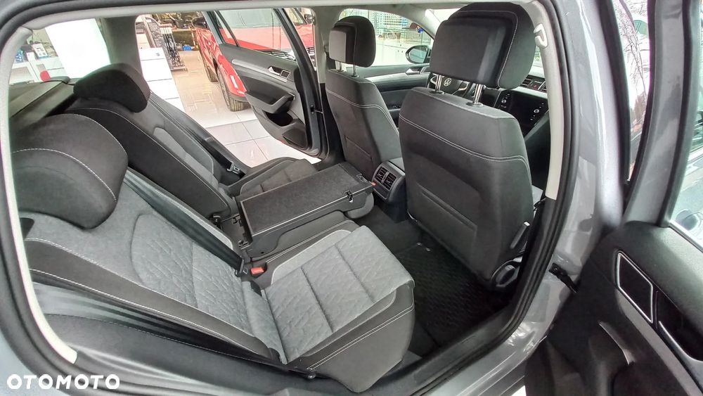 Volkswagen Passat Variant 1.5 TSI EVO Business DSG - 16