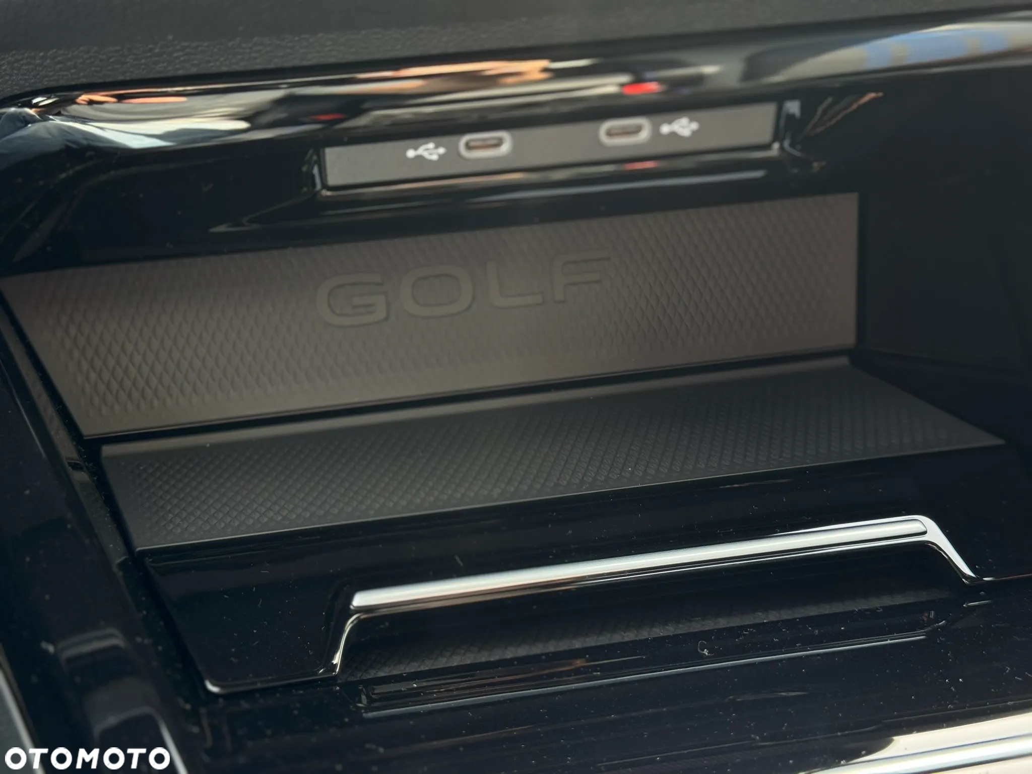 Volkswagen Golf VIII 2.0 TSI 4Motion R - 21