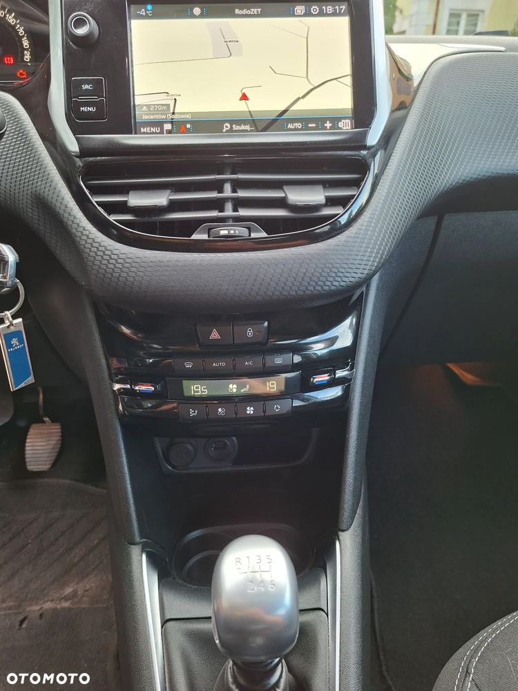 Peugeot 208 PureTech 110 Stop & Start Allure - 12