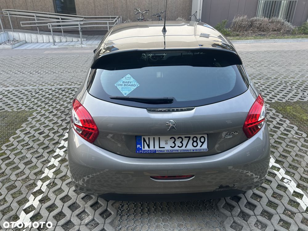 Peugeot 208 - 11