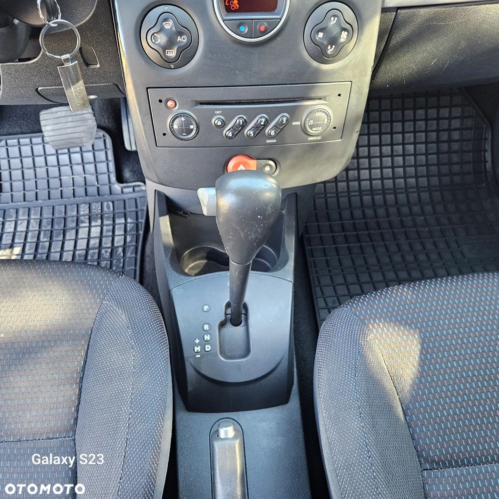 Renault Clio 1.6 Confort Privilege - 15