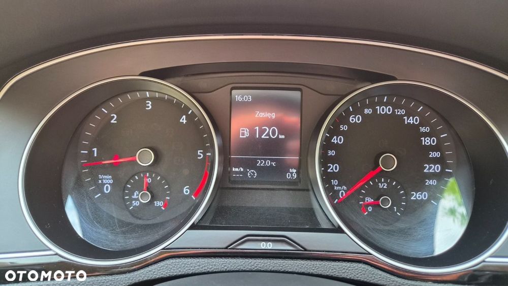 Volkswagen Passat - 31