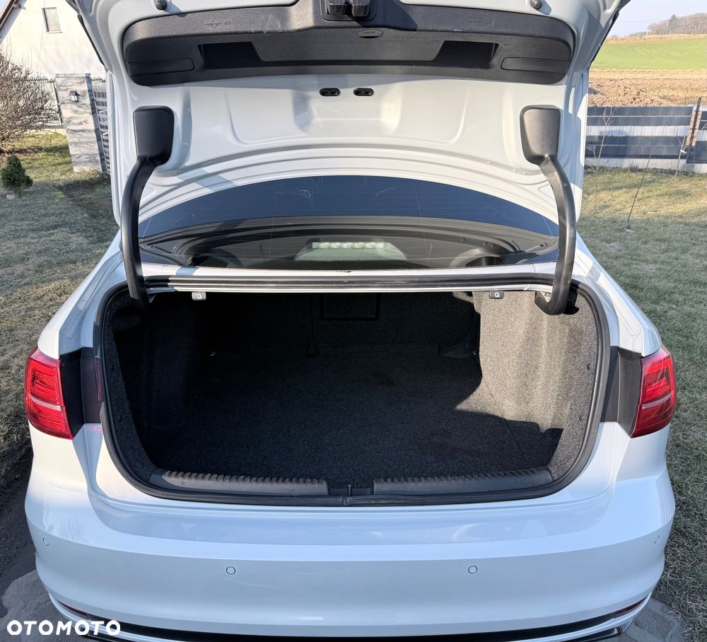 Volkswagen Jetta - 20