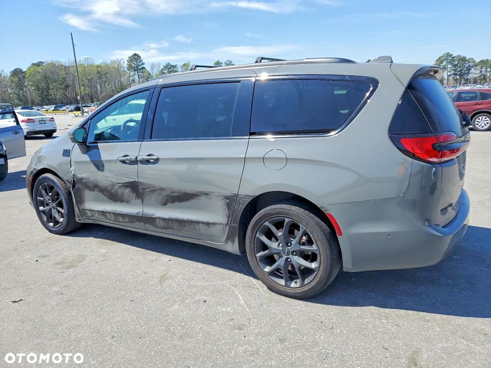 Chrysler Pacifica - 5