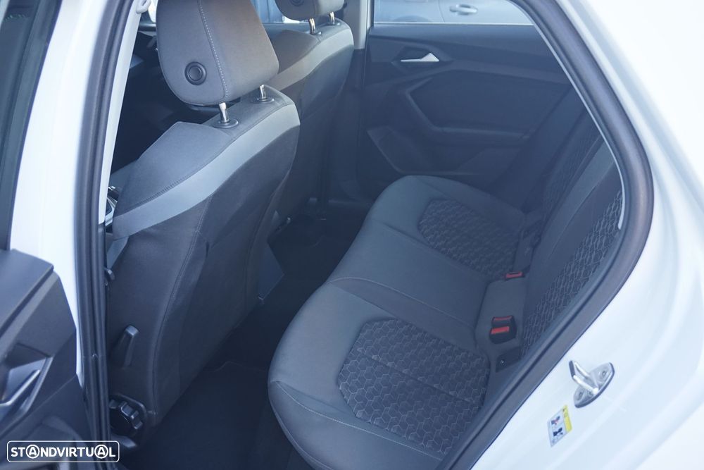 Audi A1 Sportback 30 TFSI S line - 4