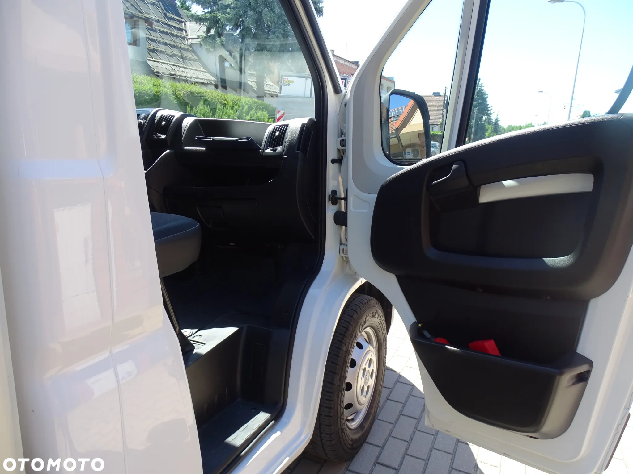 Peugeot BOXER 2, 2 HDI -103 KW -140 KM , KLIMATYZACJA, FULL OPCJA ,ALU-KONTENER 4,10x 2,10x2,10 ,WINDA- KLAPA ZAŁADOWCZA - DHOLLANDIA. - 12