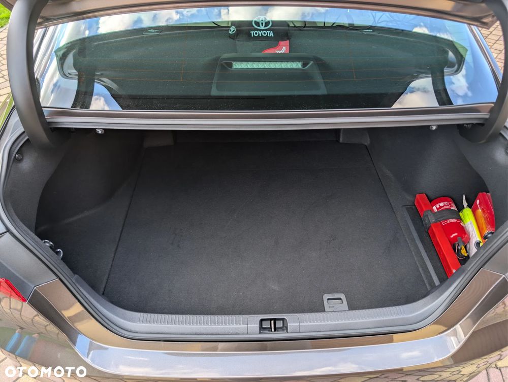 Toyota Camry 2.5 Hybrid Executive CVT - 15