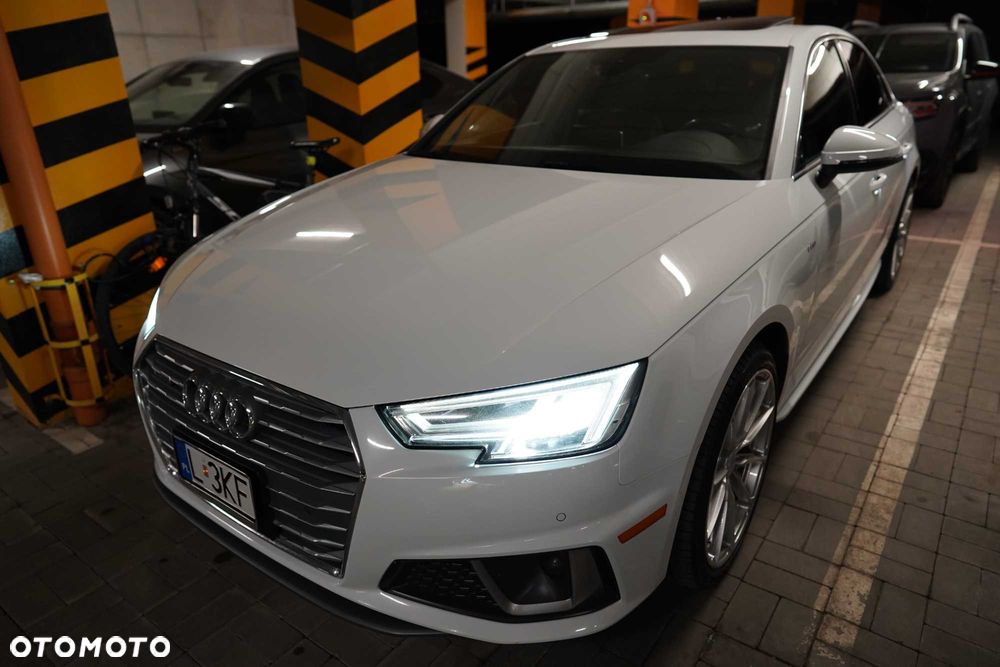 Audi A4 Limousine - 3