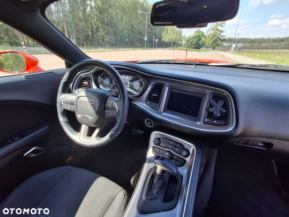 Dodge Challenger 5.7 R/T - 25
