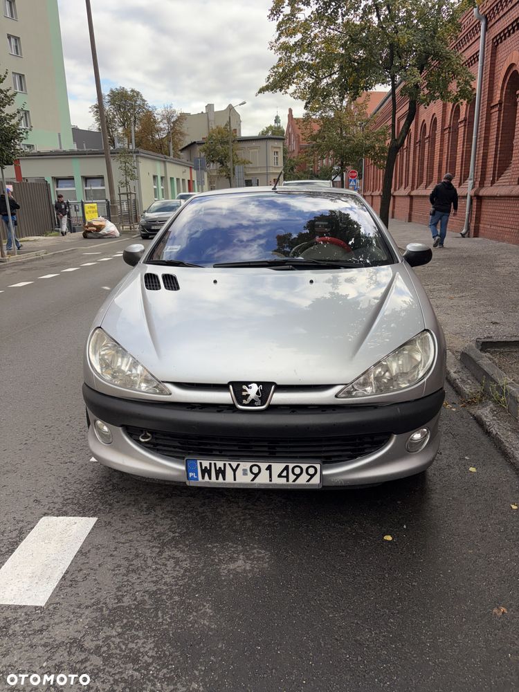 Peugeot 206 CC - 2