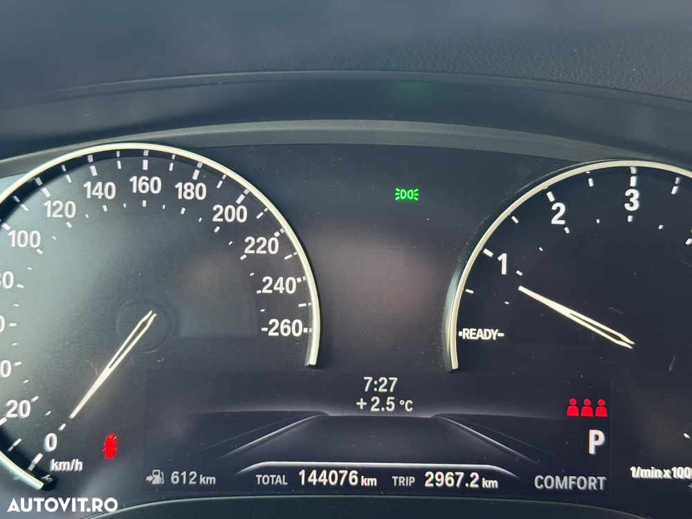 BMW Seria 5 520i AT - 10