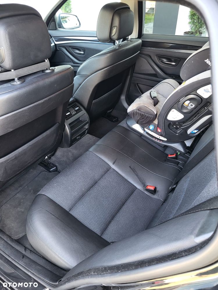 BMW Seria 5 525d - 6