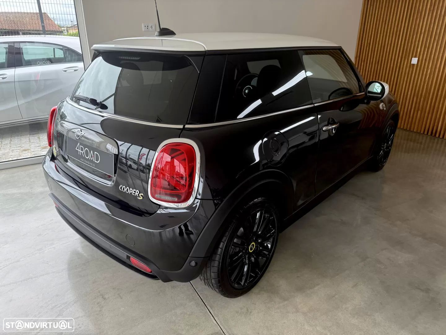 MINI 3 Portas Cooper SE - 32