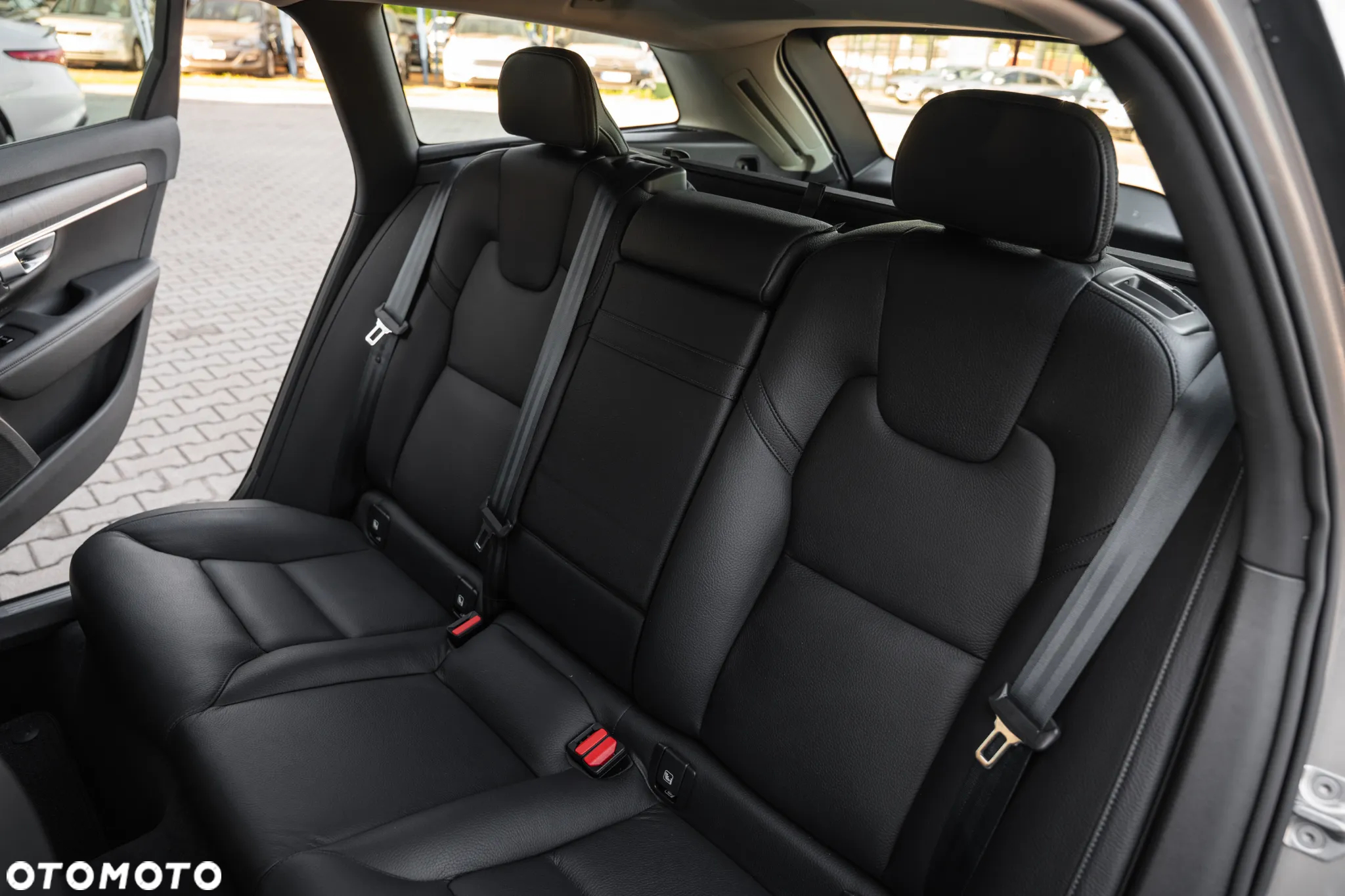 Volvo V90 Cross Country - 27